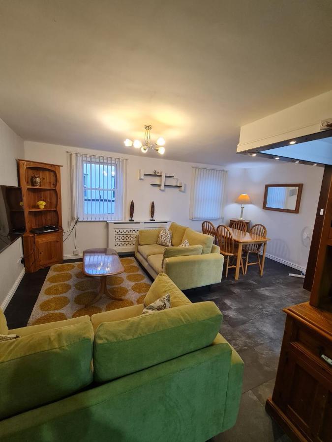 3 Bedroom Apartment In Ulverston Cumbria Bagian luar foto
